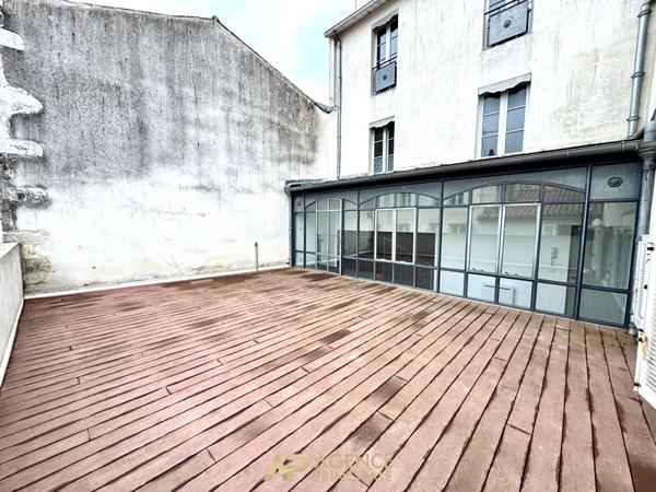 Appartement - T3 - 69m2 - Terrasse de 40m2 - La Rochelle Centre ville 393 750 € **  - Référence  JH719D3