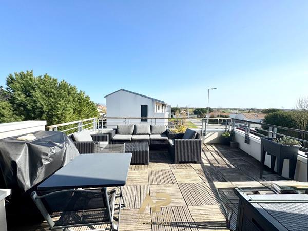 Appartement - T3 - Terrasse + parking - Dompierre-sur-Mer (Chagnolet) 288 000 € **  - Référence  JH695ED5