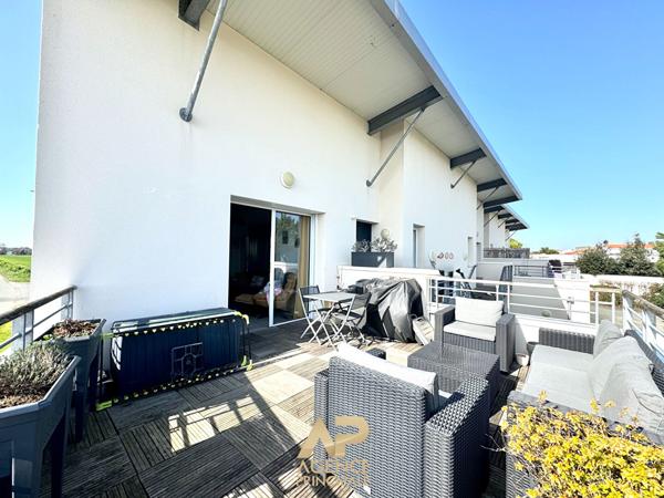 Appartement - T3 - Terrasse + parking - Dompierre-sur-Mer (Chagnolet) 288 000 € **  - Référence  JH695ED5