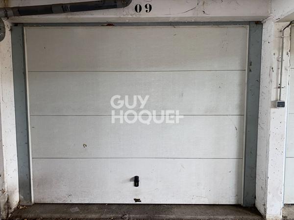 Garage de 13.6 m² à vendre loué