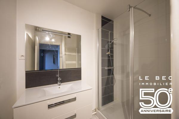Appartement 2 chambres au dernier étage desservi par Ascenseur