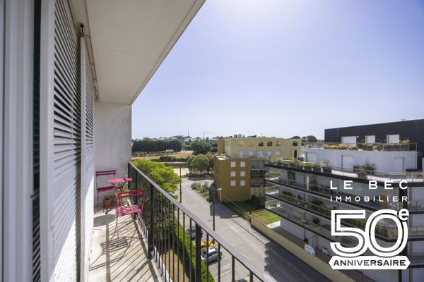 Appartement 2 chambres au dernier étage desservi par Ascenseur