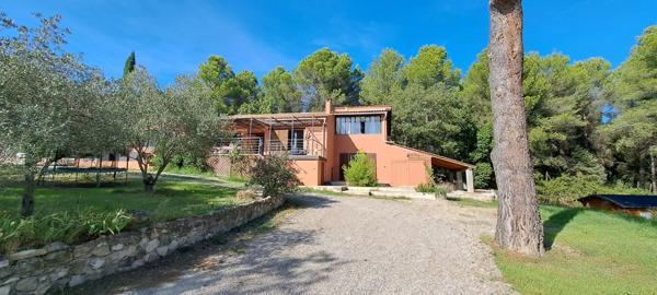 L'Isle-sur-la-Sorgue (84800) IIse sur laSorgue Colline maison de 160 m2 terrain 3540 m2