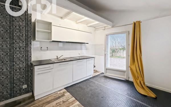 Maison à louer    4 pièces •  Saint-Étienne-de-Fontbellon