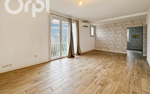 Maison à louer    4 pièces •  Saint-Étienne-de-Fontbellon