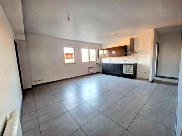 BUREAU 54M² A ACHERES de 2011