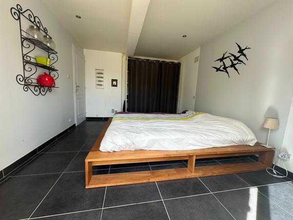 A VISITER SUR SARRIANS (84)  - MAISON DE PLAIN PIED DE 129 M² env. SUR TERRAIN DE 538 m²