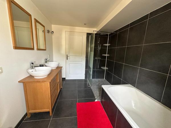 A VISITER SUR SARRIANS (84)  - MAISON DE PLAIN PIED DE 129 M² env. SUR TERRAIN DE 538 m²