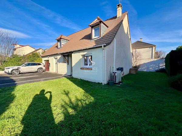 Maison Carrieres Sur Seine 8 pièce(s) 145 m2 €840 000 ** - Référence 7616