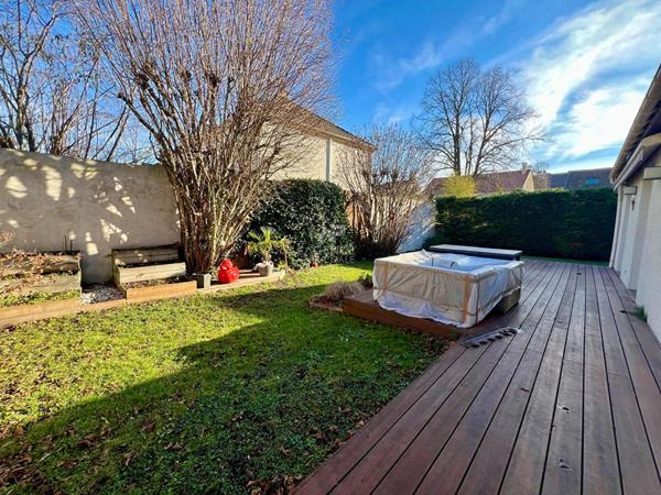 Maison Carrieres Sur Seine 8 pièce(s) 145 m2 €840 000 ** - Référence 7616