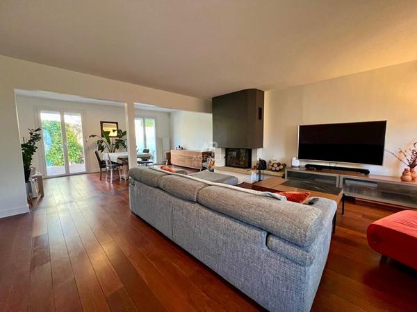 Maison Carrieres Sur Seine 8 pièce(s) 145 m2 €840 000 ** - Référence 7616