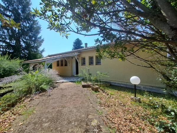 Maison familiale avec logement indépendant et terrain arboré