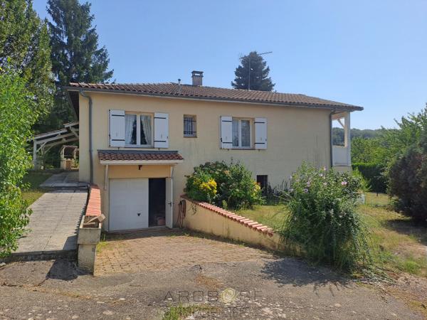 Maison familiale avec logement indépendant et terrain arboré