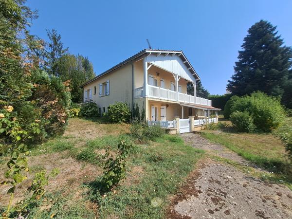Maison familiale avec logement indépendant et terrain arboré