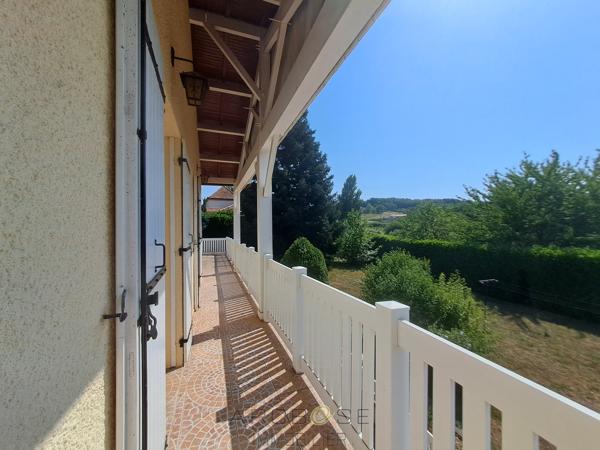 Maison familiale avec logement indépendant et terrain arboré