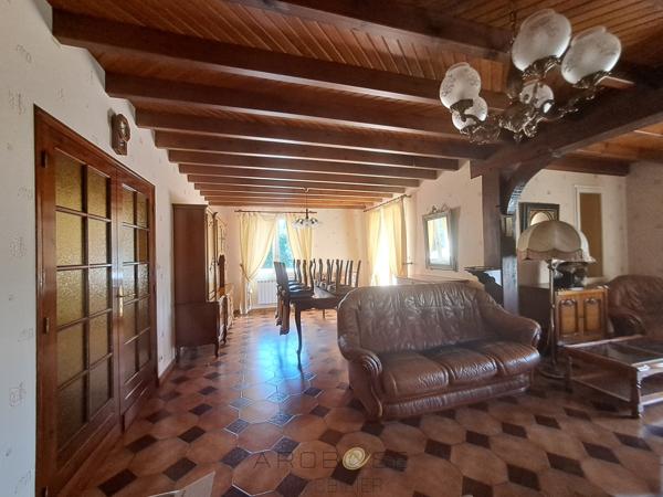 Maison familiale avec logement indépendant et terrain arboré