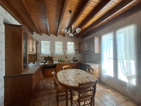 Maison familiale avec logement indépendant et terrain arboré