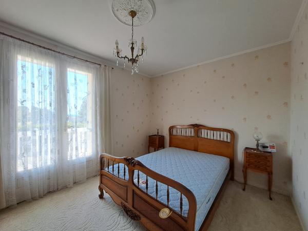 Maison familiale avec logement indépendant et terrain arboré