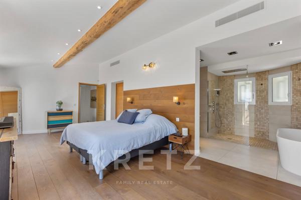 VENCE – CONTEMPORAINE D’EXCEPTION AVEC VUE MER