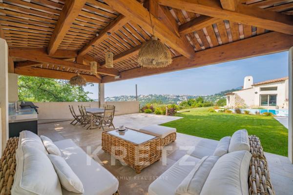 VENCE – CONTEMPORAINE D’EXCEPTION AVEC VUE MER