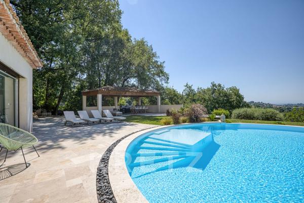 VENCE – CONTEMPORAINE D’EXCEPTION AVEC VUE MER