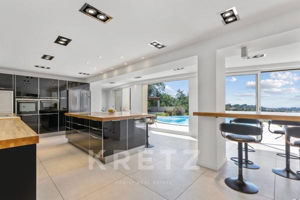 VENCE – CONTEMPORAINE D’EXCEPTION AVEC VUE MER