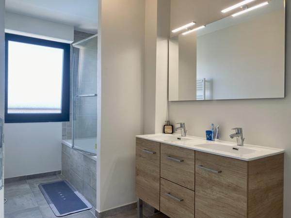 Saint-Vallier (26240) Maison contemporaine RT 2012 avec piscine et vue panoramique – Saint-Vallier (Drôme)