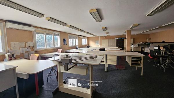 Bureaux à vendre Villeurbanne lumineux avec parkings dans immeuble tertiaire