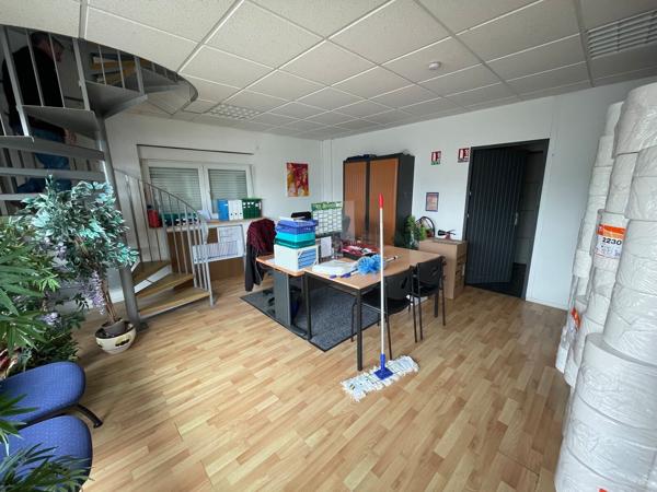 A Louer - Bureaux et stockage