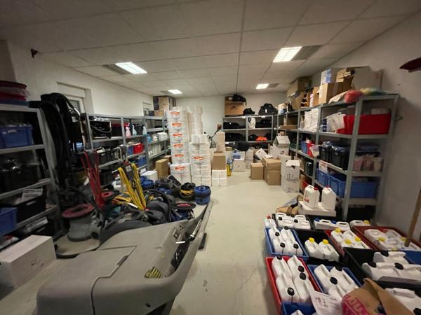A Louer - Bureaux et stockage