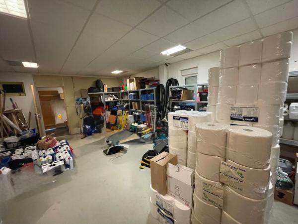 A Louer - Bureaux et stockage