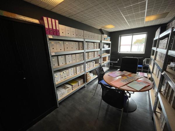 A Louer - Bureaux et stockage
