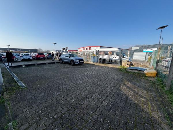A Louer - Bureaux et stockage