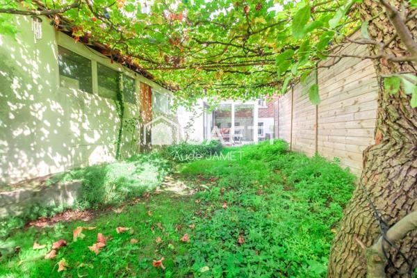 Maison de charme spacieuse et idéalement située !