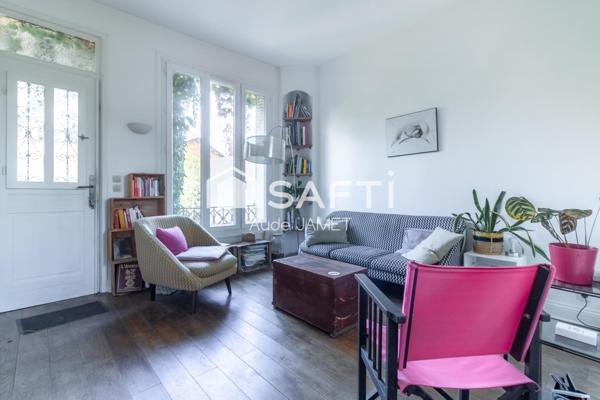 Maison de charme spacieuse et idéalement située !