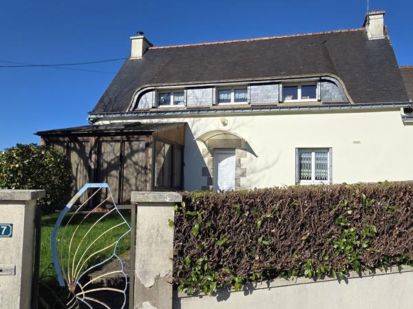 A VENDRE Maison avec fort potentiel Environnement calme proche du lac de Guerledan SAINT- AIGNAN (56)