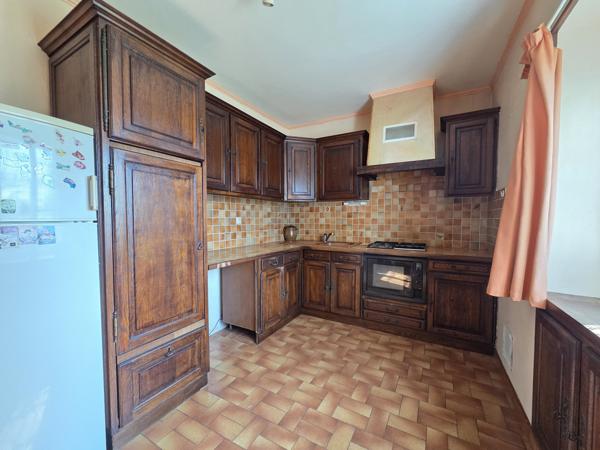 A VENDRE Maison avec fort potentiel Environnement calme proche du lac de Guerledan SAINT- AIGNAN (56)