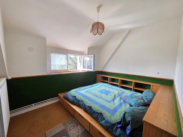 A VENDRE Maison avec fort potentiel Environnement calme proche du lac de Guerledan SAINT- AIGNAN (56)