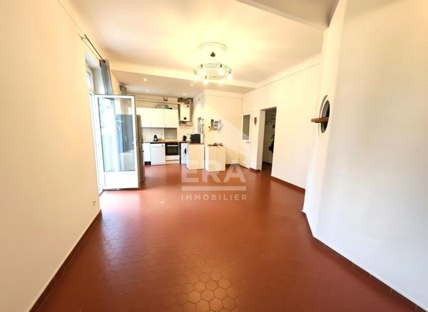 Appartement T4 + Terrasse  de 24m2 à Marseille - Quartier Baille