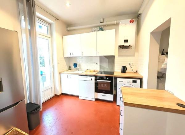 Appartement T4 + Terrasse  de 24m2 à Marseille - Quartier Baille