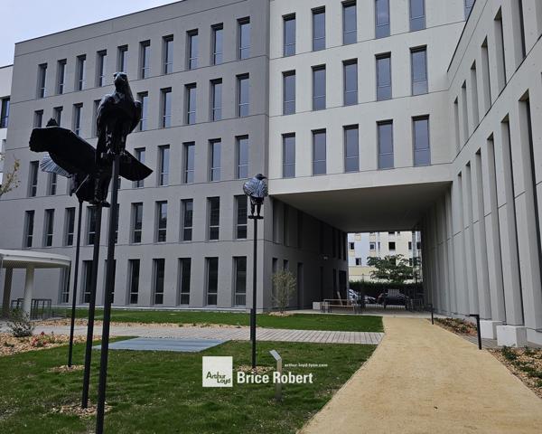 Bureaux neufs à louer ou vendre à Villeurbanne proche tramway et commerces