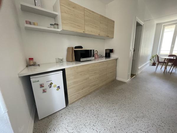 Bureaux à louer à Nantes centre dans immeuble haussmannien lumineux