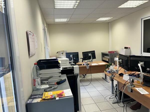 Châtenoy le Royal - Axe passant - Bureaux de 100 m²