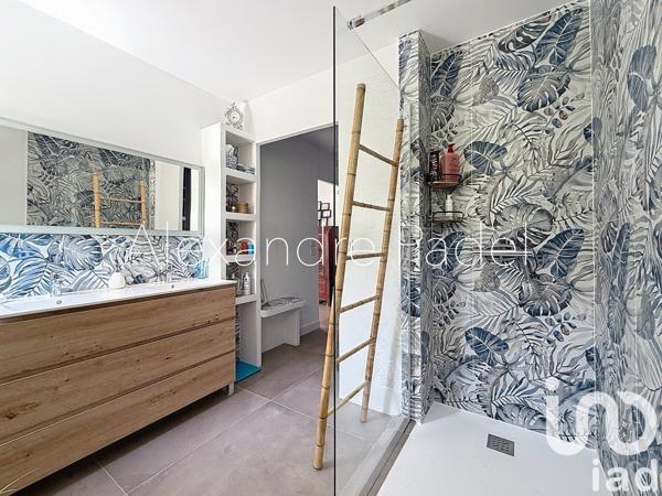 Maison à vendre 10 pièces 270 m² Carqueiranne