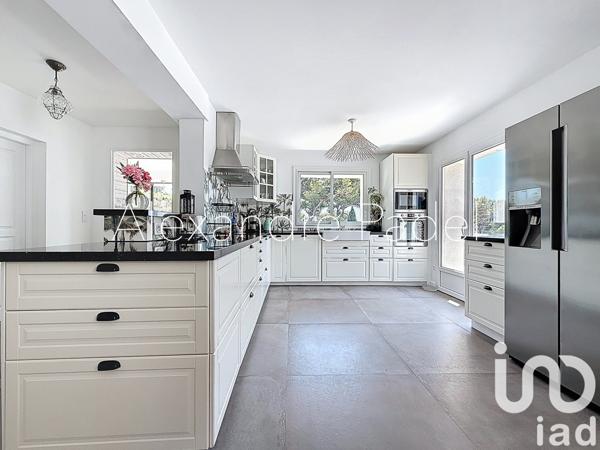 Maison à vendre 10 pièces 270 m² Carqueiranne