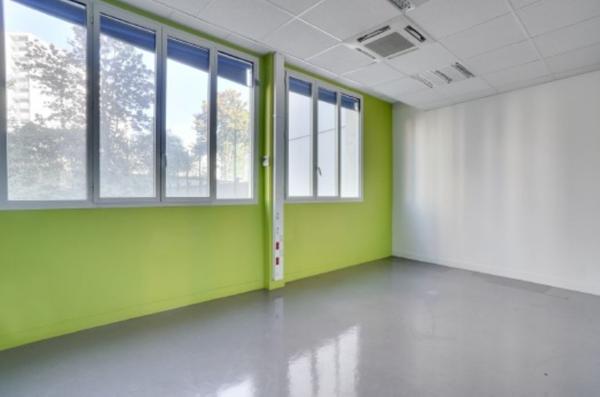 Bureaux à vendre ou à louer à PARIS 75020