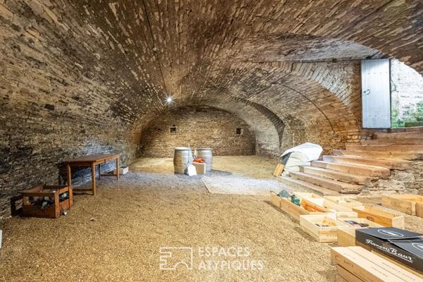 Rénovation contemporaine d’un ancien chai avec piscine au coeur de Givry