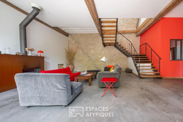 Rénovation contemporaine d’un ancien chai avec piscine au coeur de Givry