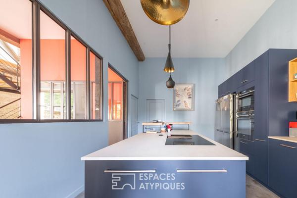 Rénovation contemporaine d’un ancien chai avec piscine au coeur de Givry