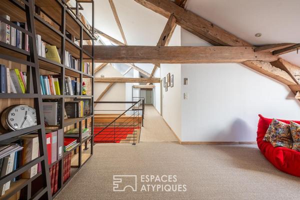Rénovation contemporaine d’un ancien chai avec piscine au coeur de Givry